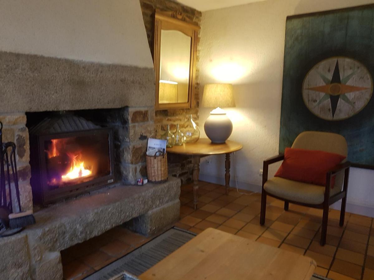 Villa fermette à Plounévez-Lochrist Extérieur photo